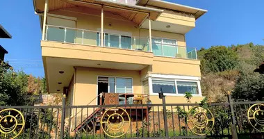 Villa 7 rooms with parking, with internet, with jacuzzi in Alanya, Turkey