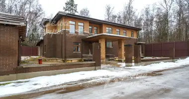 Casa 9 habitaciones en poselenie Sosenskoe, Rusia