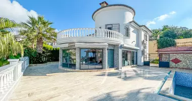Villa Villa de 4 habitaciones con aparcamiento, con ascensor, con vista al mar en Alanya, Turquía