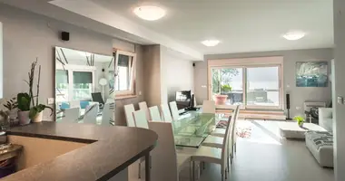 Apartamento 6 habitaciones en Dobrota, Montenegro