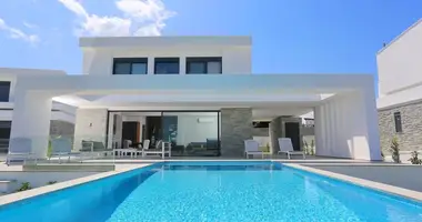 Villa 5 bedrooms in Pefkochori, Greece