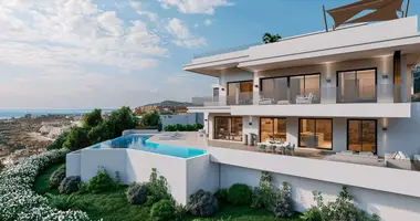 Villa 5 bedrooms in Estepona, Spain