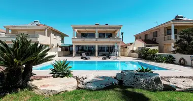 Villa 4 bedrooms in Larnaca District, Cyprus