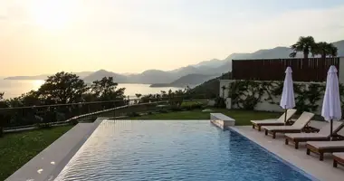 Villa  con Vistas al mar en Petrovac, Montenegro