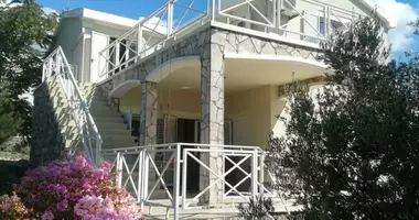 Дом 5 спален с балконом, с мебелью, с кондиционером в Бигово, Черногория