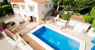 4 bedroom apartment in Calp, Spain