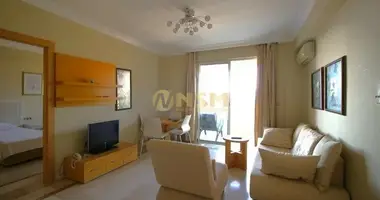 Apartamento 2 habitaciones con la piscina, con sauna, con  gimnasio en Mahmutlar, Turquía
