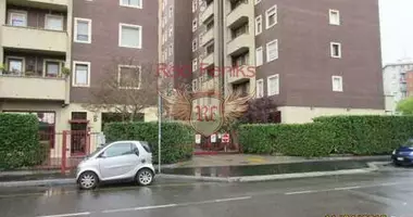 4 bedroom apartment in Milan, Italy