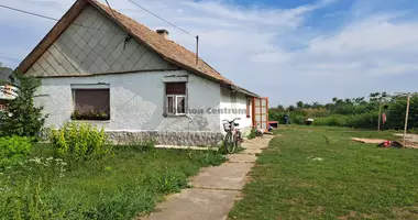 3 room house in Tapiogyoergye, Hungary