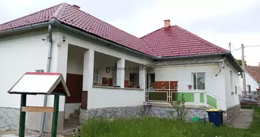 Dom 4 pokoi w Tapioszecso, Węgry