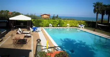 6 bedroom house in Pescara, Italy