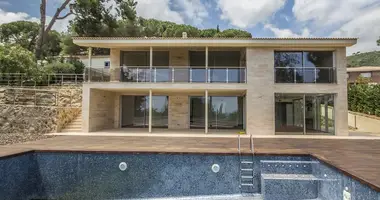 Villa 4 bedrooms in Barcelona, Spain