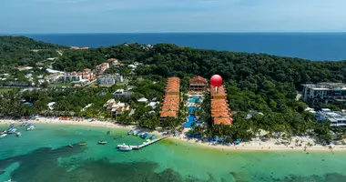 Condo in West Bay, Honduras