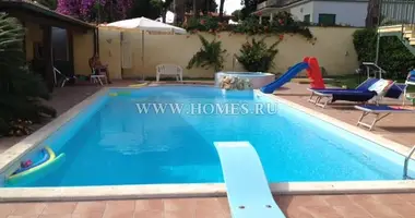 Villa  with Air conditioner, with Sea view, in city center in Anzio, Italy