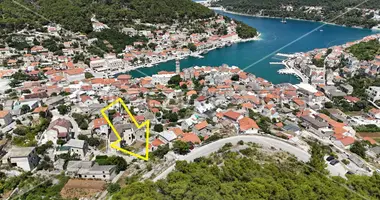 Plot of land in Pucisca, Croatia