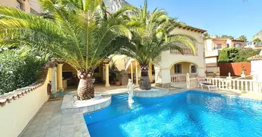 Villa 5 bedrooms with parking, with Elevator, with Terrace in Calp, Spain