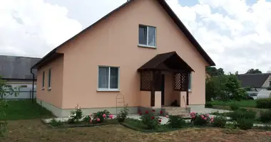 Haus in Enierhietykau, Weißrussland