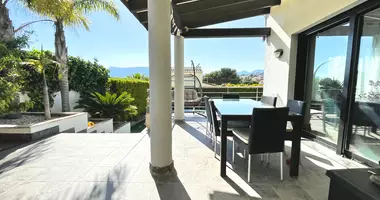 Villa  mit Parkplatz, mit Möbliert, mit Terrasse in Calp, Spanien