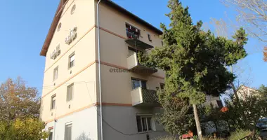 Mieszkanie 4 pokoi w Kistarcsa, Węgry