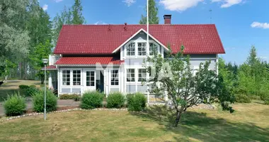 Haus 5 zimmer in Ilomantsi, Finnland