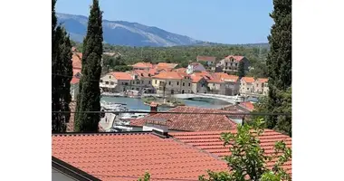 6 room house in Jelsa, Croatia