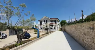 Villa 5 habitaciones con buen estado en Petrele, Albania