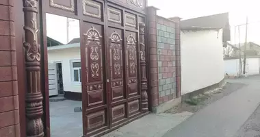 Дом 3 комнаты в Юкоричирчикский район, Узбекистан