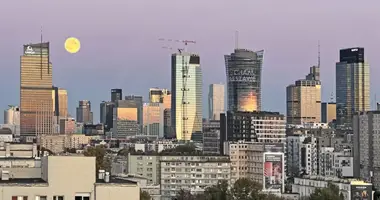 Mieszkanie 4 pokoi w Warszawa, Polska