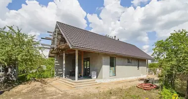 Maison dans Baraulianski siel ski Saviet, Biélorussie