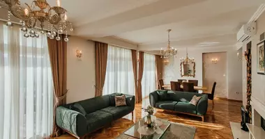Villa de 5 habitaciones con Muebles, con Estacionamiento, con Aire acondicionado en Municipio de Herceg Novi, Montenegro