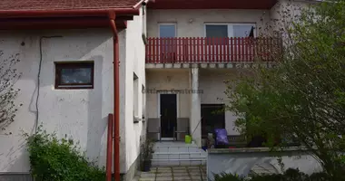 Haus 4 Zimmer in Nigglau, Ungarn