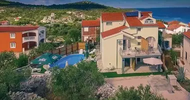 Hotel 255 m² in Opcina Rogoznica, Kroatien