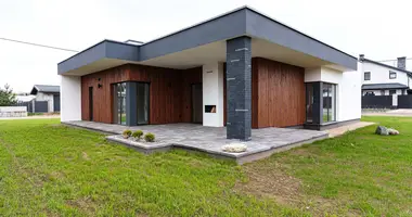 Casa en Uzufouski selski Savet, Belarús
