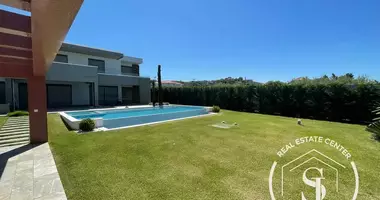 Villa  con Doble acristalamiento, con Balcón, con Amueblado en Polychrono, Grecia