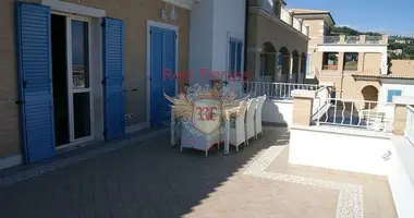 3 bedroom apartment in Tortoreto, Italy