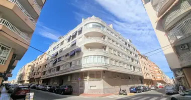 Apartamenty wielopoziomowe 3 pokoi w Torrevieja, Hiszpania