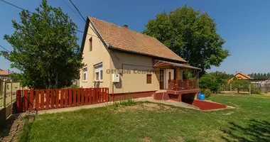 Haus 2 Zimmer in Tapioszecso, Ungarn