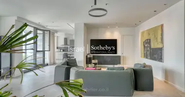 4 room apartment in Tel-Aviv, Israel