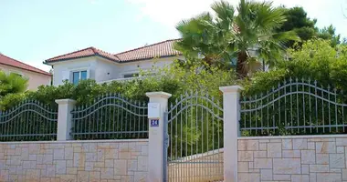 Villa 6 chambres dans Tous les pays