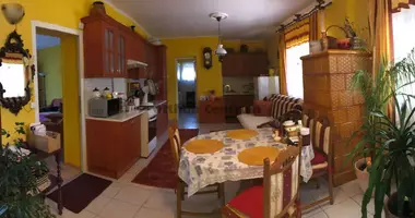 4 room apartment in Enying, Hungary