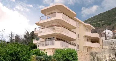 Wohnung 4 Zimmer in Bijela, Montenegro
