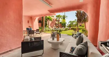 3 bedroom apartment in Estepona, Spain
