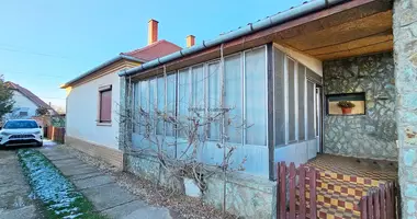 Haus 4 Zimmer in Meggyeskovacsi, Ungarn