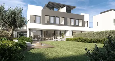 3 bedroom apartment in Estepona, Spain