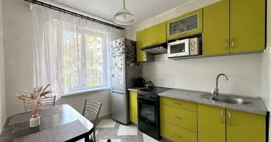 Apartamento 3 habitaciones en Minsk, Bielorrusia