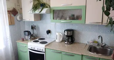 Mieszkanie 3 pokoi w Druzhny, Białoruś