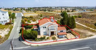 4 bedroom house in Dali, Cyprus