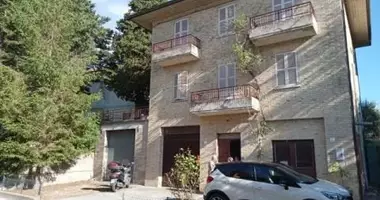 Townhouse 12 rooms in Terni, Italy