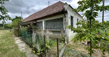 2 room house in Gyorsag, Hungary