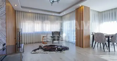 Apartamento 3 habitaciones en Muratpasa, Turquía